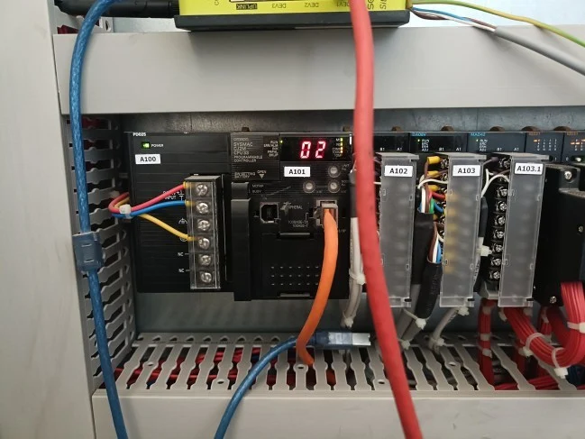 وحدة التحكم OMRON SYSMAC